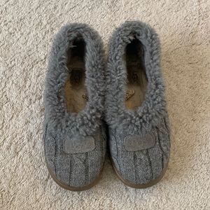 UGG Gray Slippers/Moccisas Sweater Knit
